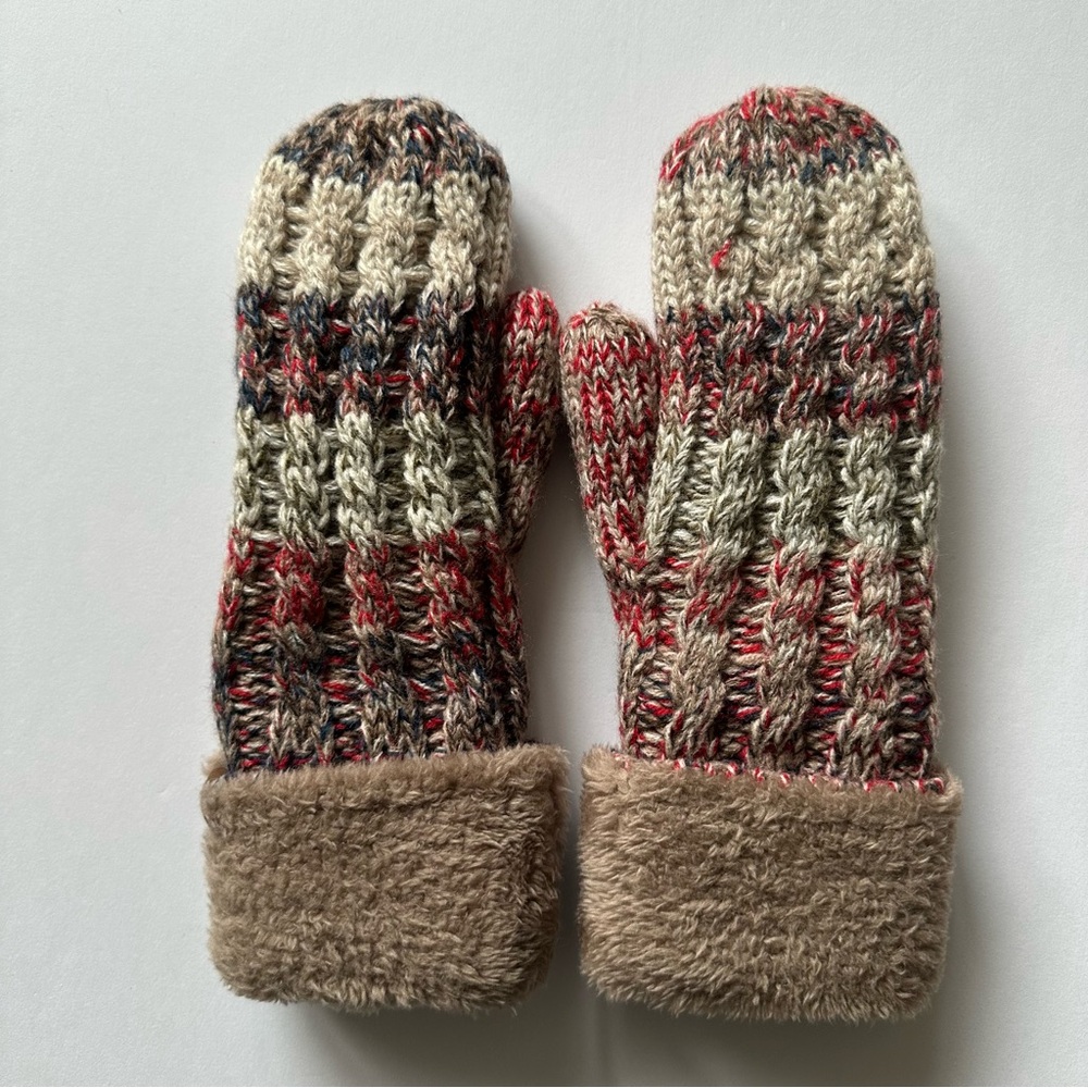 C.C Cable Knit Hat, Scarf, and Mittens Set Sz OS - Picture 5 of 11